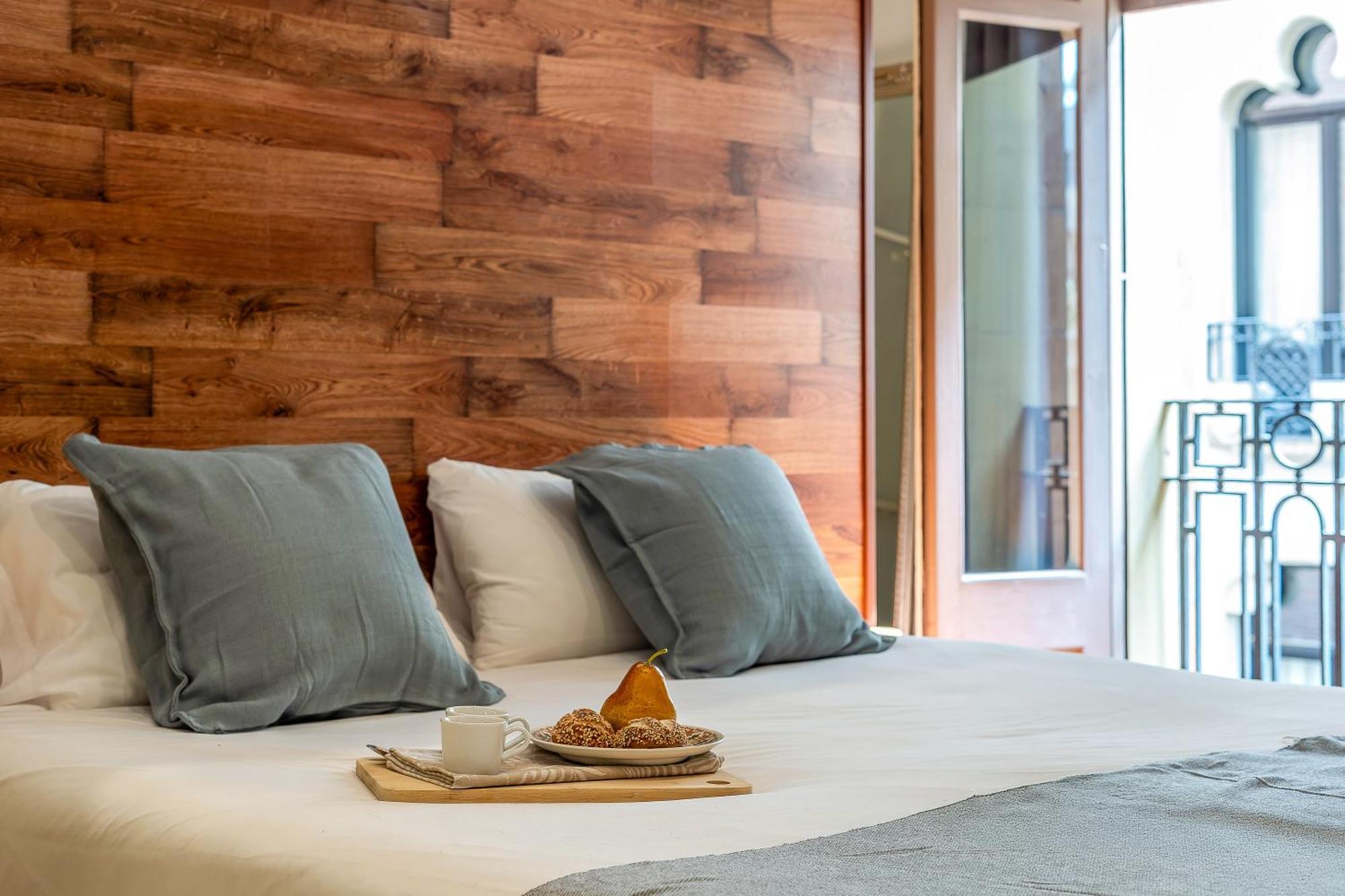 Canela Homes Jardinets Appartamento Barcellona